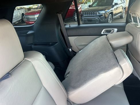 Used 2013 Ford Explorer XLT FWD image 15