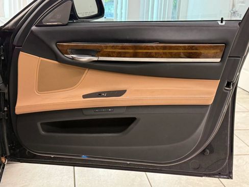 Used 2015 BMW 750i RWD image 23