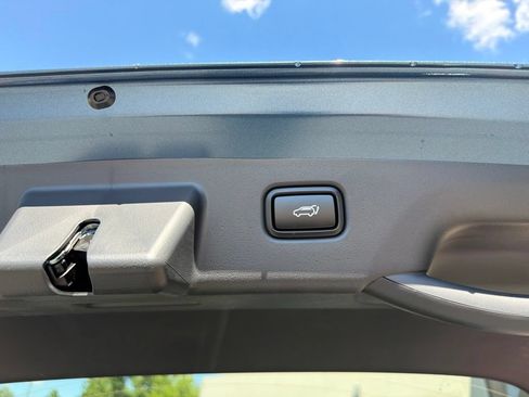 New 2026 Kia Niro EX FWD image 17