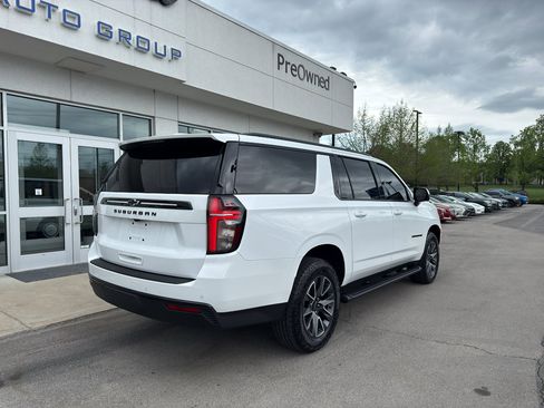 Used 2024 Chevrolet Suburban Z71 w/ Luxury Package image 3