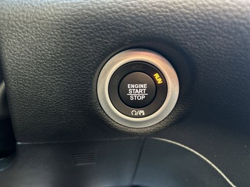 New 2026 Chrysler Pacifica Limited image 24