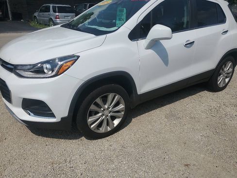 Used 2020 Chevrolet Trax Premier AWD/4WD image 1