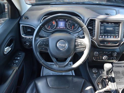 Used 2019 Jeep Cherokee Trailhawk w/ Comfort/Convenience Group AWD/4WD image 19