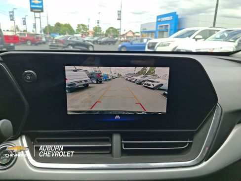 Used 2024 Chevrolet Trax LT FWD image 14