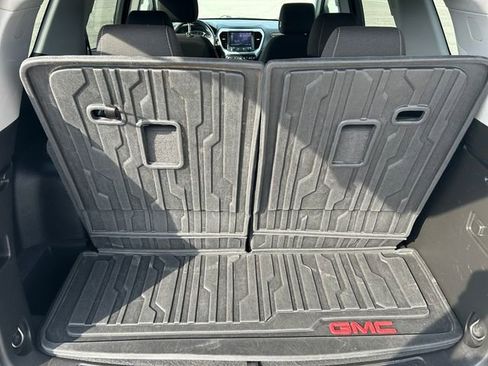Used 2020 GMC Acadia SLE w/ LPO, Floor Liner Package image 19
