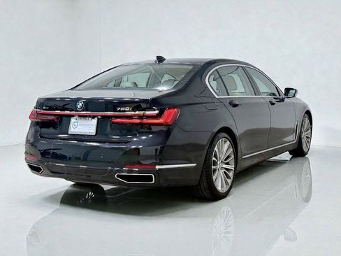 Used 2021 BMW 750i xDrive w/ Executive Package image 10
