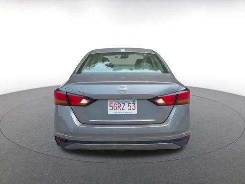 Used 2025 Nissan Altima 2.5 SV FWD image 10