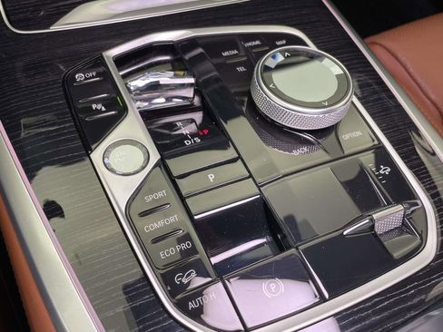 Used 2023 BMW X7 xDrive40i w/ Executive Package image 35