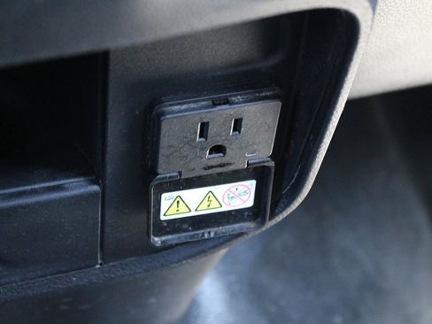 Used 2021 RAM 2500 Tradesman RWD image 33