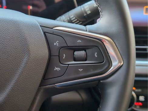 Used 2024 Chevrolet Trax ACTIV w/ Sunroof Package image 28