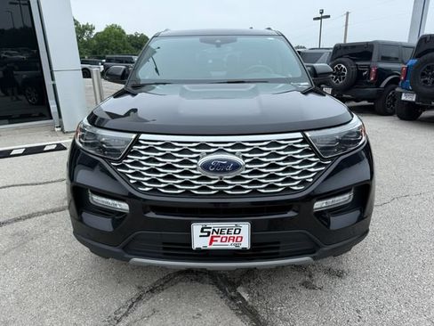 Used 2020 Ford Explorer Platinum w/ Premium Technology Package AWD/4WD image 2