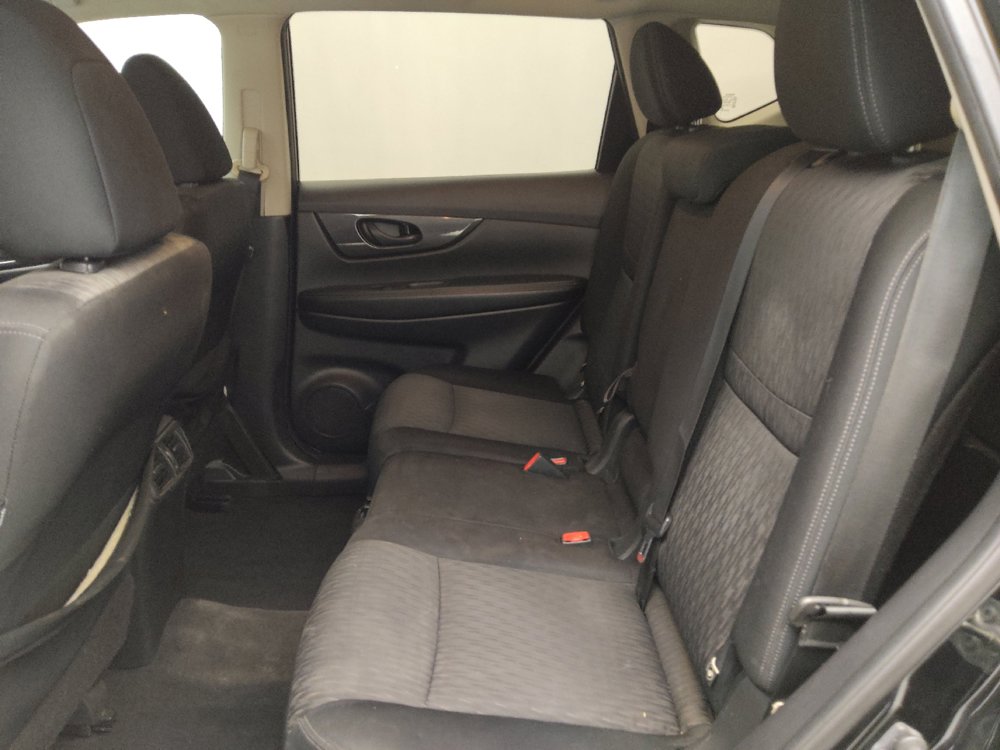 Used 2020 Nissan Rogue S FWD image 18