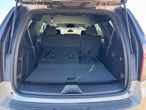 Used 2024 Chevrolet Tahoe LS RWD image 10