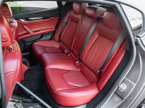 Used 2022 Maserati Quattroporte GT image 13