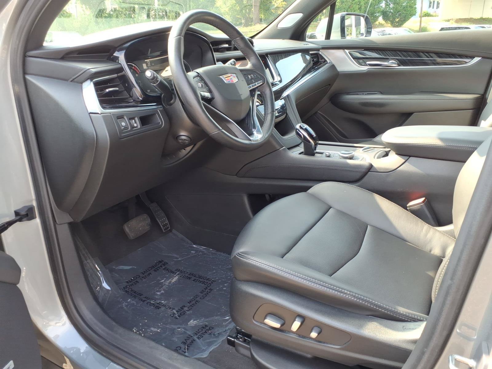 Used 2024 Cadillac XT6 Premium Luxury AWD/4WD image 16