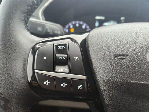 Used 2022 Ford Escape SE w/ SE Sport Appearance Package image 18