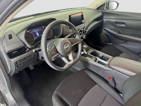 Used 2025 Nissan Sentra SV FWD image 9
