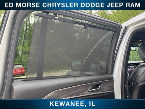Used 2024 Jeep Grand Cherokee L Limited w/ Luxury Tech Group II AWD/4WD image 35
