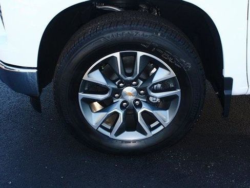 New 2026 Chevrolet Silverado 1500 LT image 3