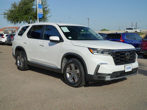 Used 2023 Honda Pilot EX-L image 3