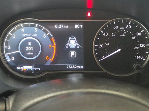 Used 2020 Nissan Kicks SR w/ SR Premium Package FWD image 4