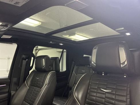Used 2023 Cadillac Escalade Sport Platinum w/ LPO, ONYX Package AWD/4WD image 19