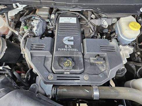 Used 2024 RAM 3500 Big Horn image 35