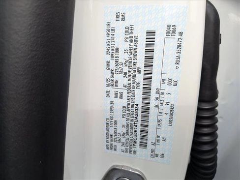 New 2026 Ford Escape SE w/ PHEV Premium Package FWD image 17