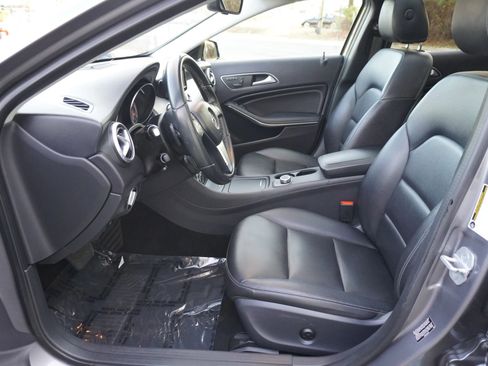 Used 2015 Mercedes-Benz GLA 250 4MATIC image 9