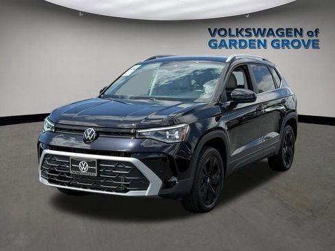 New 2026 Volkswagen Taos SE FWD image 4