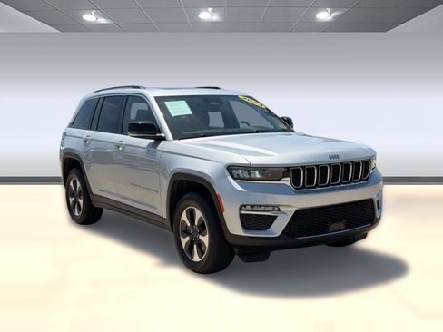 Used 2023 Jeep Grand Cherokee 4WD 4xe image 7