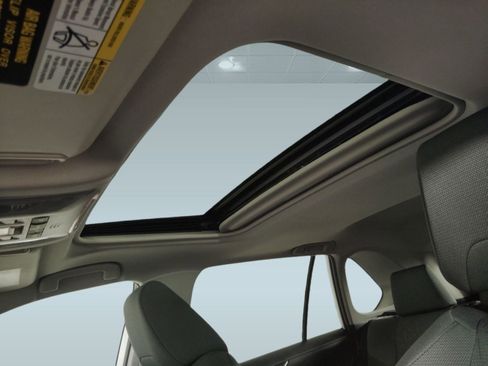 Used 2022 Toyota RAV4 XLE image 14