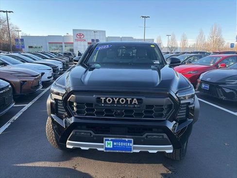 Certified 2025 Toyota Tacoma 4x4 Double Cab Hybrid image 2