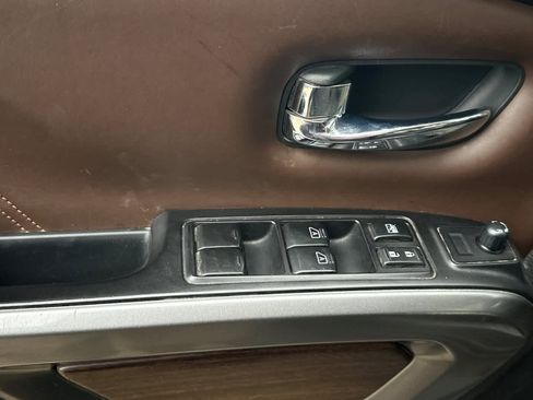 Used 2018 Nissan Titan Platinum Reserve w/ Platinum Utility Package image 13