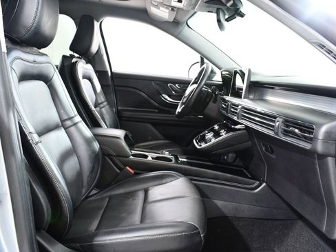 Used 2022 Lincoln Corsair AWD w/ Premium Package image 10