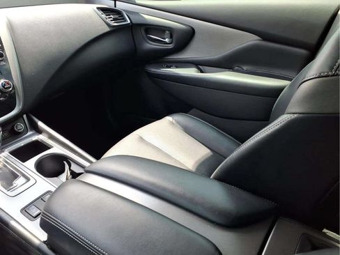 Used 2024 Nissan Murano SL FWD image 11