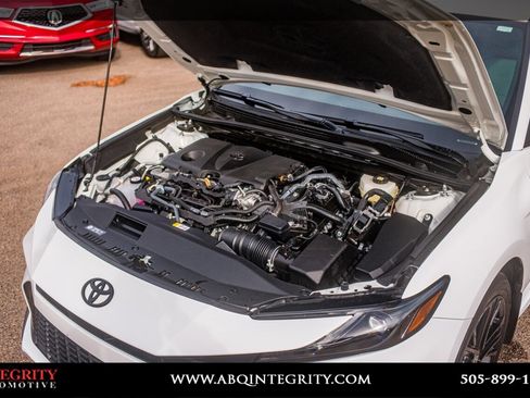 Used 2025 Toyota Camry SE image 40