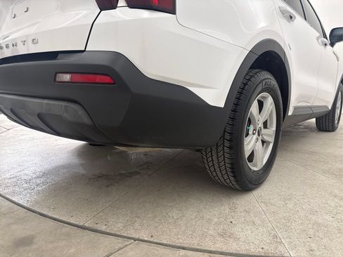 Used 2022 Kia Sorento LX FWD image 24