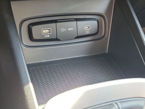 Certified 2026 Hyundai Venue SE FWD image 13