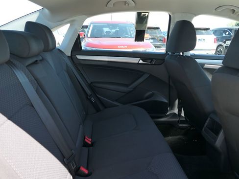 Used 2015 Volkswagen Passat 1.8T Limited Edition image 21