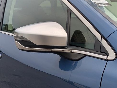 Used 2022 Subaru Outback Touring XT image 10