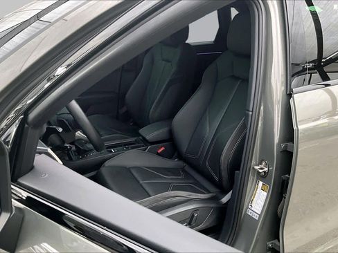 Used 2021 Audi Q3 2.0T Premium Plus w/ Premium Plus Package AWD/4WD image 8