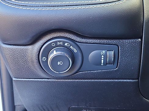 Used 2022 Dodge Durango GT image 11