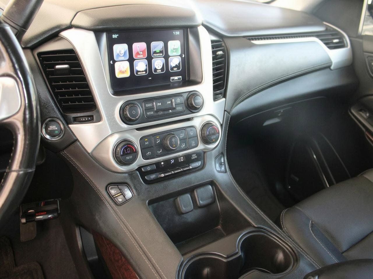Used 2020 GMC Yukon XL SLT w/ Open Road Package AWD/4WD image 31