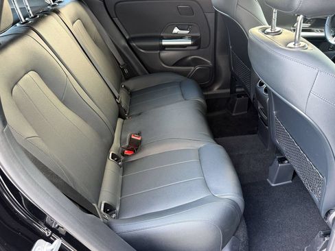 Used 2025 Mercedes-Benz GLA 250 image 29
