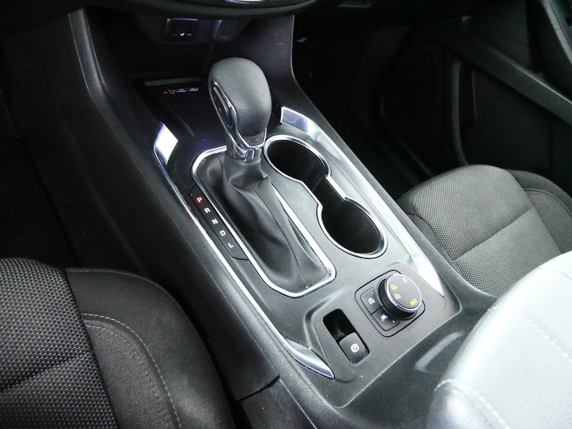 Used 2023 Chevrolet Traverse LT AWD/4WD image 24