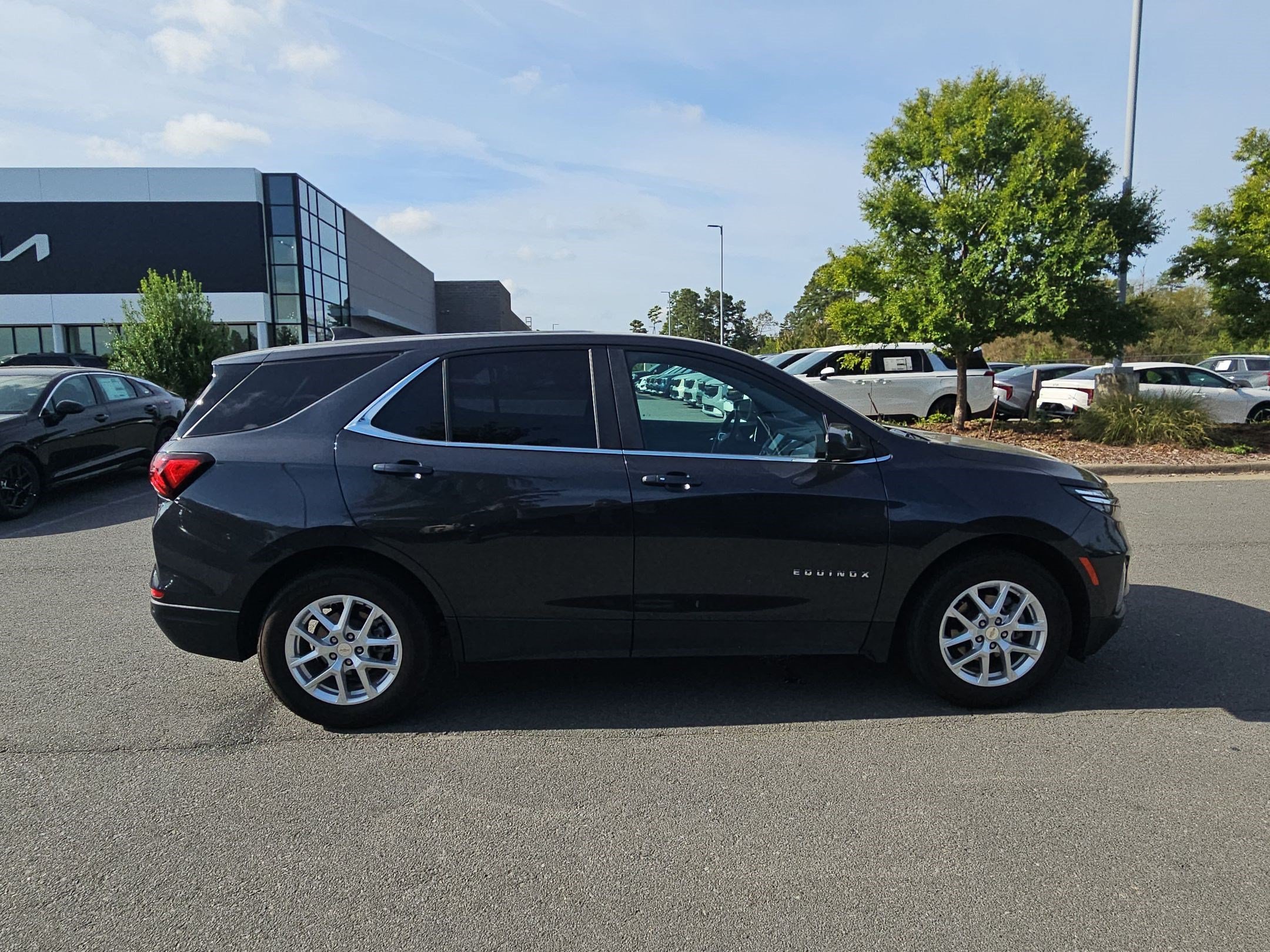 Used 2022 Chevrolet Equinox LT FWD image 8