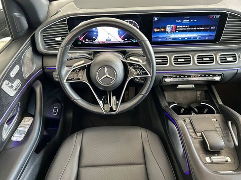 Used 2024 Mercedes-Benz GLS 450 4MATIC image 14