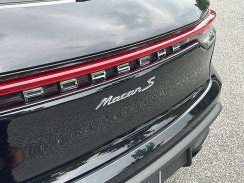 Certified 2023 Porsche Macan S AWD/4WD image 16