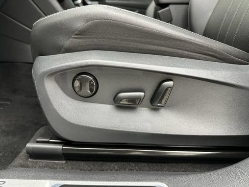 Certified 2024 Volkswagen Tiguan SE R-Line AWD/4WD image 13